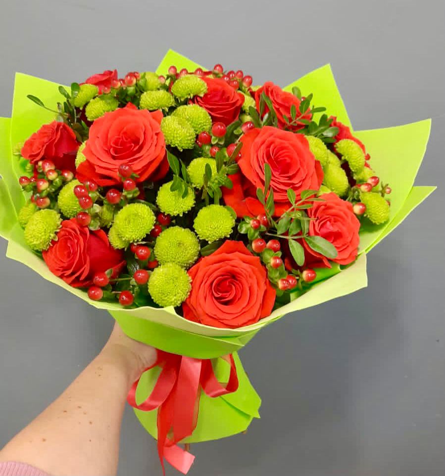 Букет цветов из: Хризантемы и Розы в Ворсме