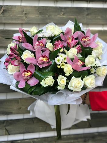 Букет цветов из: Розы и Хризантемы в Ворсме