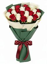 Букет Микс из красных и белых роз в Ворсме