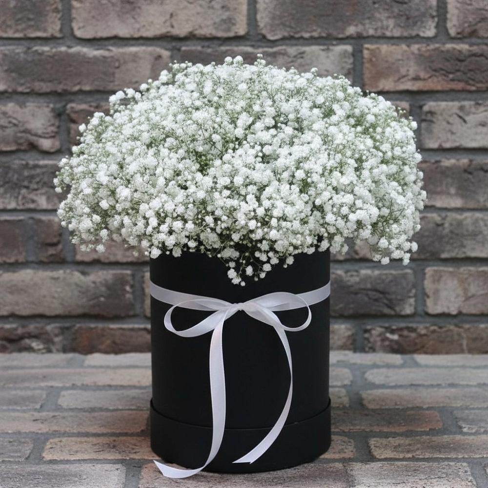 Цветочная композиция из Гипсофила в шляпной коробке в Ворсме