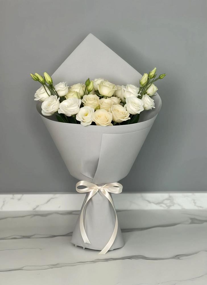 Букет цветов из: Розы и Лизиантусы в Ворсме