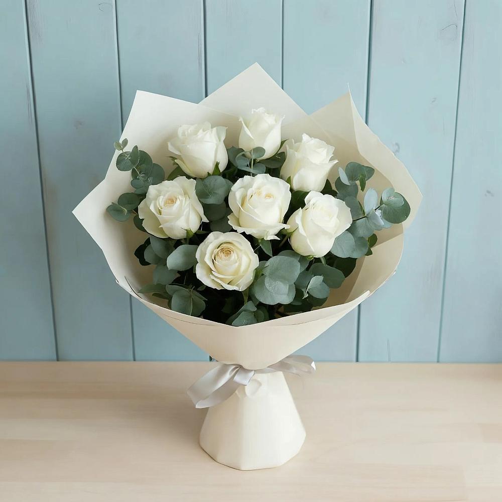 Букет Белые розы в Эвкалипте в Ворсме