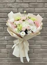 Букет цветов из:  Гвоздики, Розы, Лизиантусы и Хризантемы в Ворсме