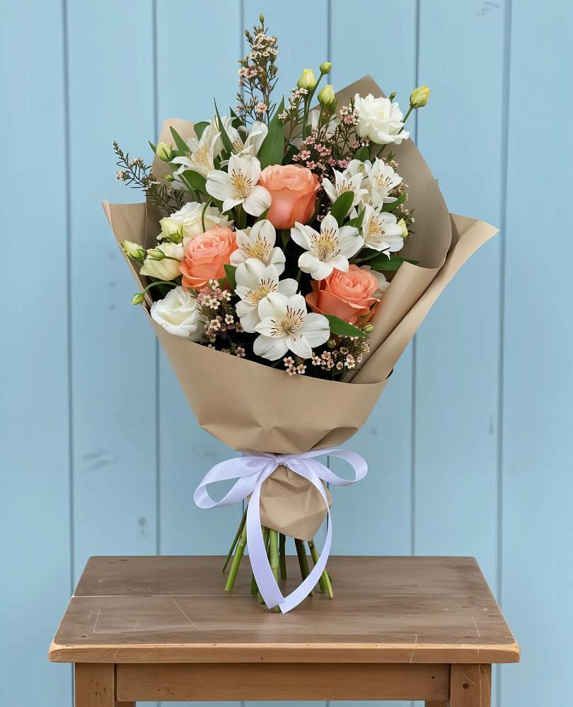 Букет цветов из: Альстромерии, Лизиантусы, Розы и Хризантемы в Ворсме