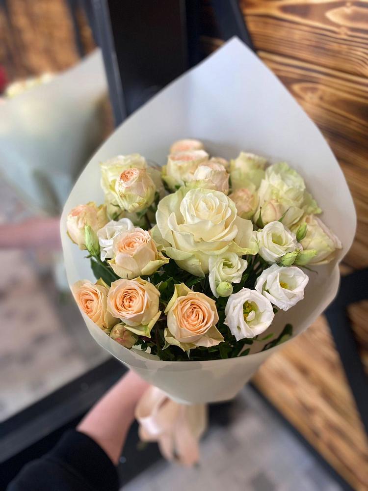 Букет цветов из: Розы и Лизиантусы в Ворсме